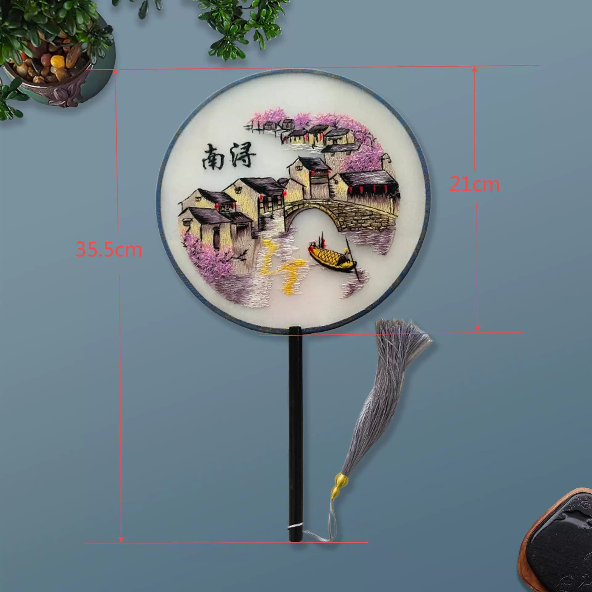 Double sided embroidery, Chinese round Hanfu for bride, Chinese style, with embroidery