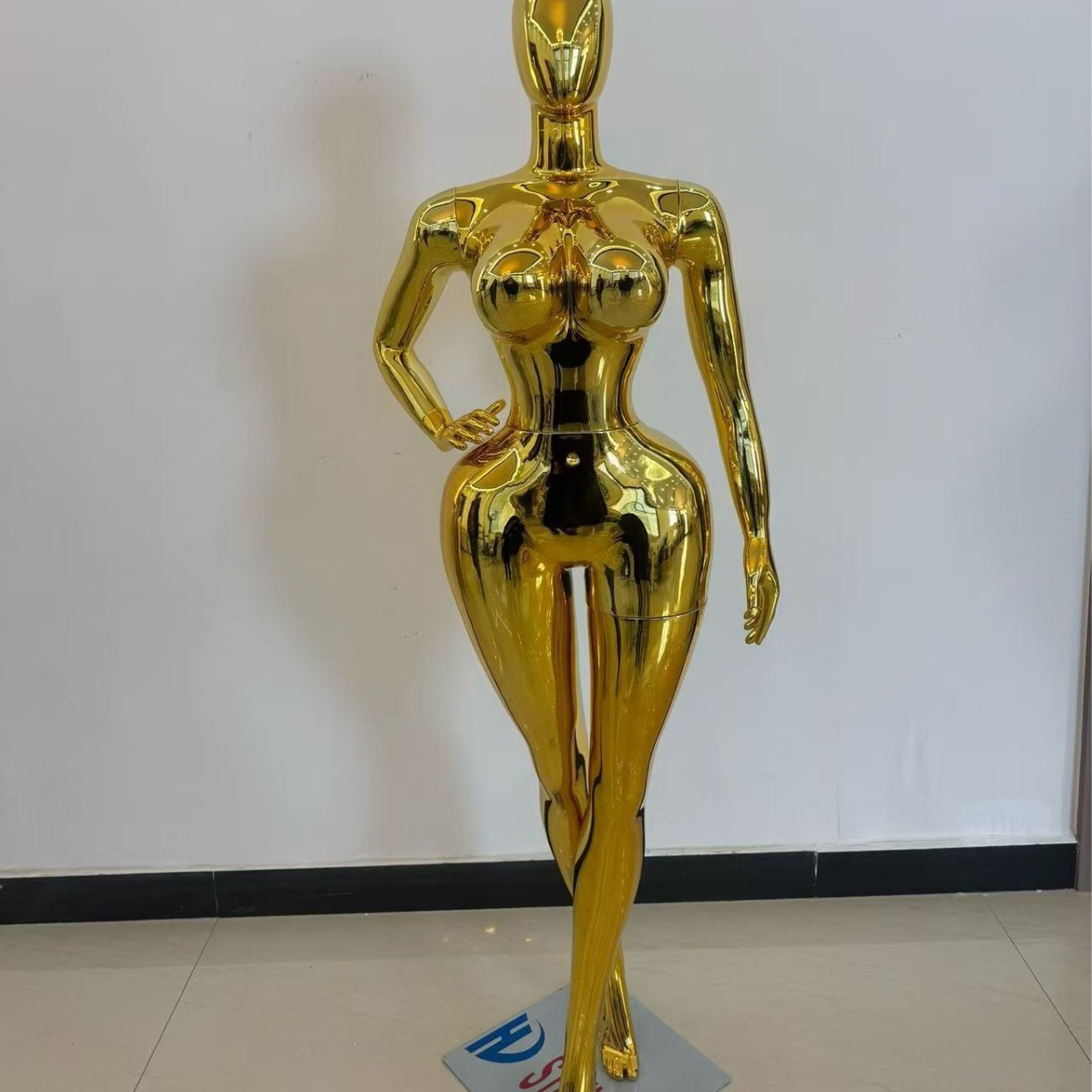 Maniquí Femenino de Cuerpo Completo de Plástico Galvanizado para Tiendas de Ropa y Escaparates