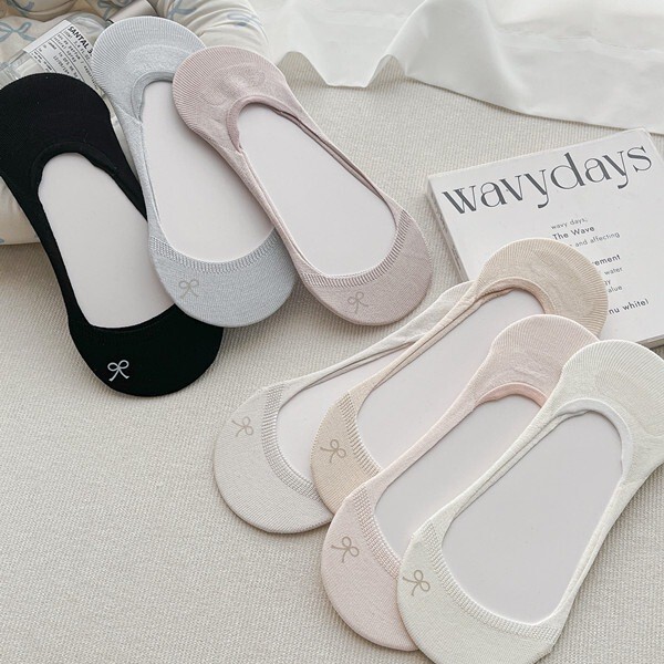 Spring and summer thin all-in-one boneless breathable air-conditioning socks non-slip with hot stamping bow shallow mouth invisible socks
