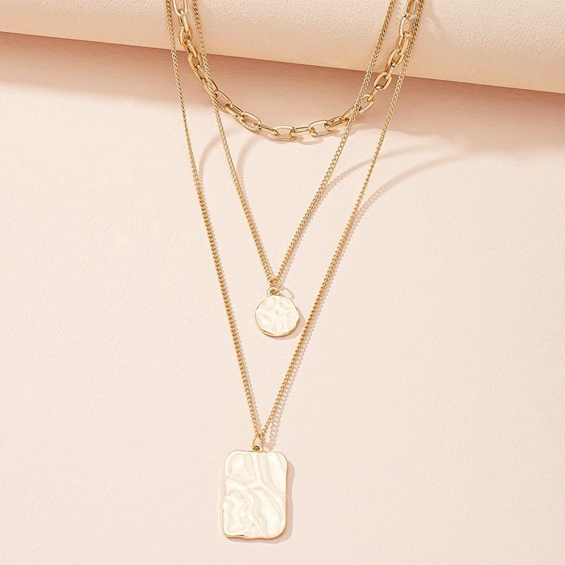 3겹의 긴 스웨터 체인