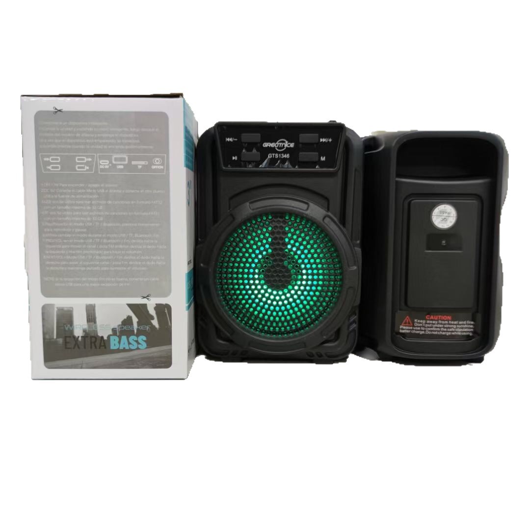 Nueva fábrica de audio de modelo privado Audio Bluetooth para exteriores Lámpara de llama colorida Altavoz de baile cuadrado Ventas nacionales transfronterizas