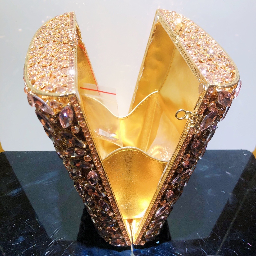 * Bolsa de diamantes de cerveza de cristal de ojo de caballo transfronteriza caja metálica hueca bolsa de mano bolsa de diamantes de banquete europea y americana