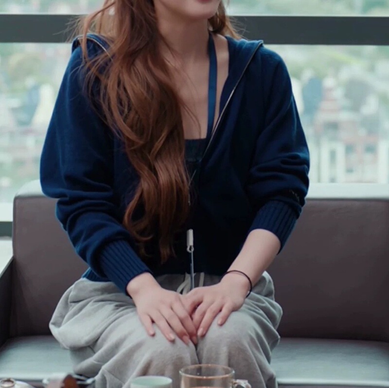 Celebrity Style Navy Blue Hooded Cardigan for Women 2025 New Slim Waist Zipper Knitted Cardigan Short Jacket