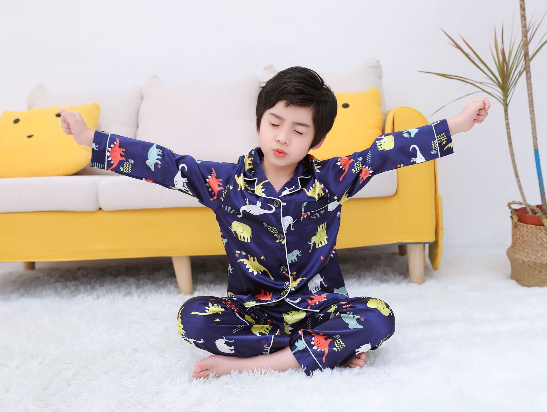 新款长袖男女童冰丝儿童睡衣套装中大童家居服童装薄款开衫仿真丝