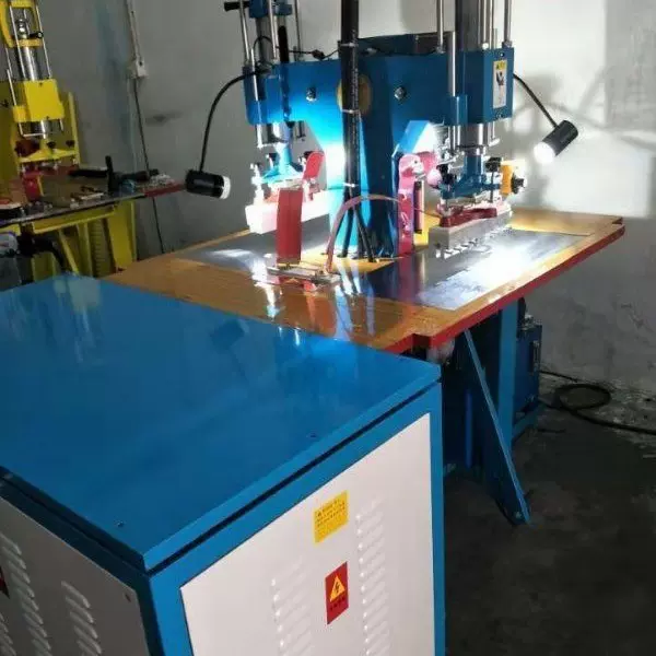 厂家现机销售双头高周波机鞋材皮具压花织带烫金手袋皮具PVC压痕