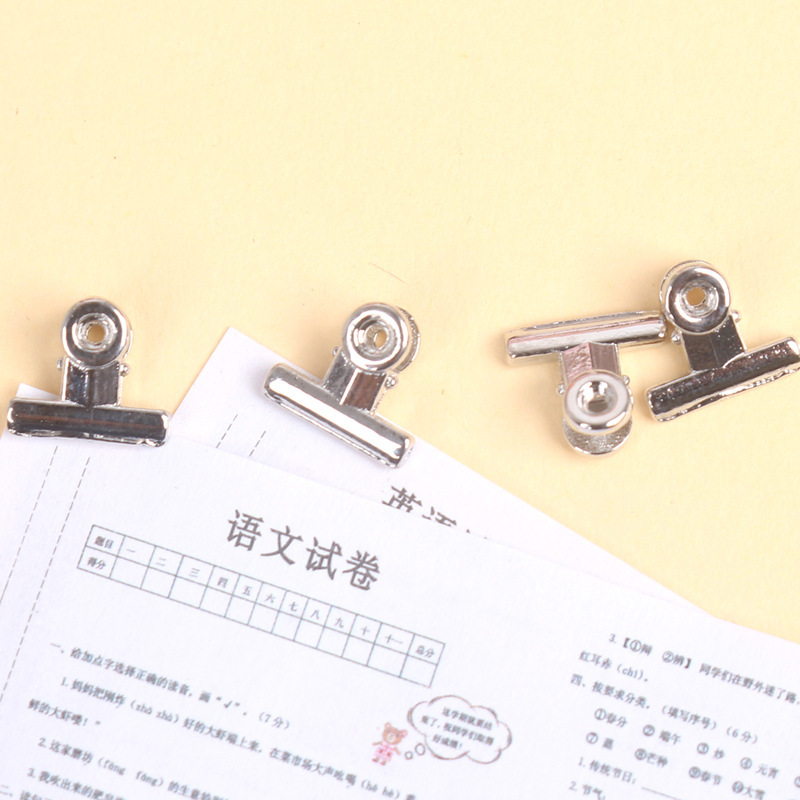 Mini Simulation Metal Ticket Holder Miniature Stationery Dollhouse Doll House Lilliput Toy Micro Scene Ornaments Mini Simulation Metal Ticket Holder Miniature Stationery Dollhouse Doll House Lilliput Toy Micro Scene Ornaments