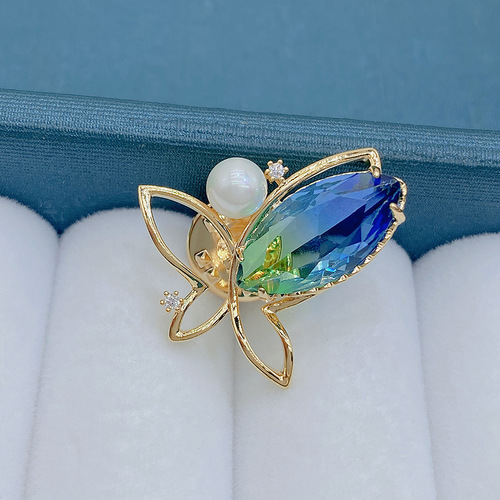 Light-Blocking Brooch for Women, Elegant Blue Pearl Butterfly Brooch, High-End Women's Suit Pin Accessory, Small Decorative Accessories for Wholesale