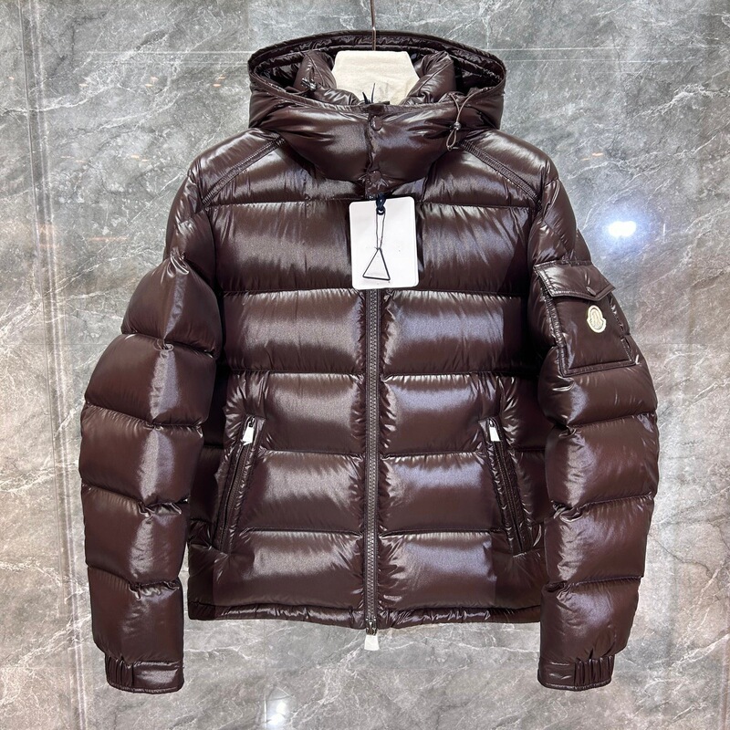 Cross-border export: Mongia’s classic Maya celebrity-inspired autumn/winter collection, featuring new color schemes for down jackets and outerwear for both men and women