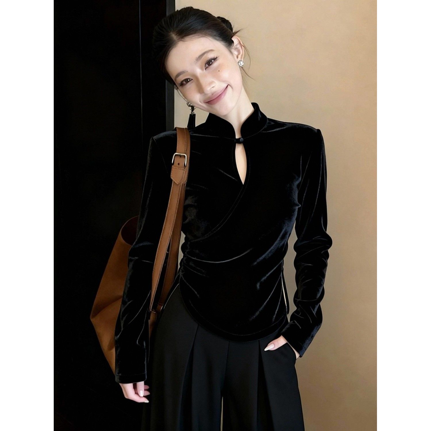 New Chinese-Style National Flavor Stand-Collar Black Velvet Long-Sleeve Women's Top, 2026 Spring New Model, Slimming and Elegant