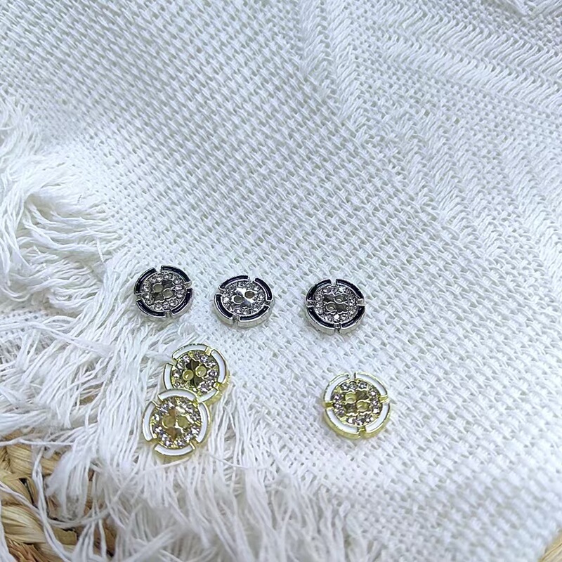 Two-Eyelet Metal Buttons with Diamond Embellishments, Suitable for Both Men and Women, Especially for a High-End Look