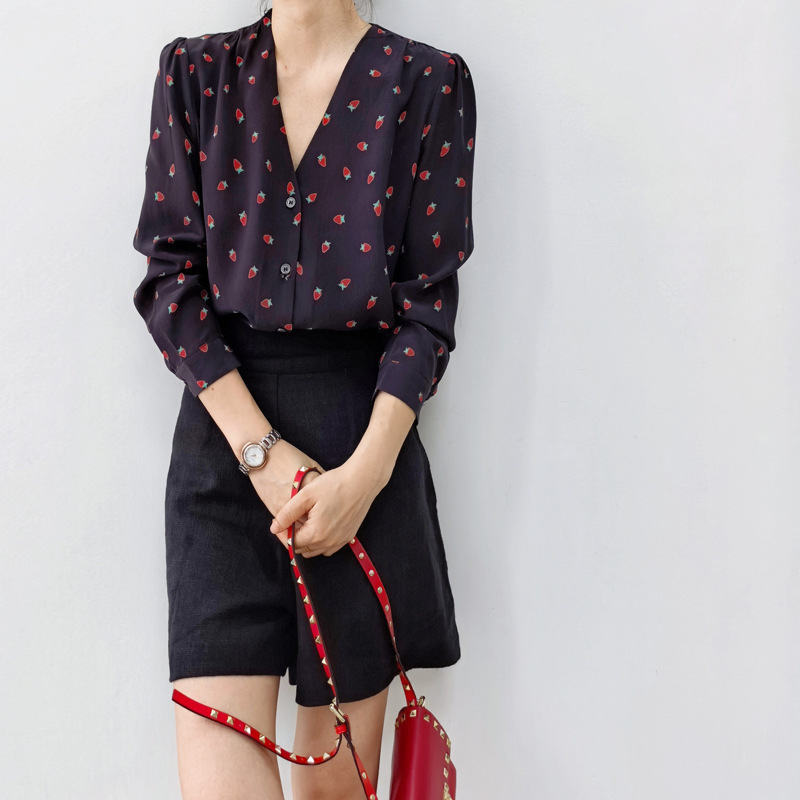 Manufacturer Clearance French Sweet V Neck Strawberry Print Short-Sleeved Silk Shirt Women's Mulberry Silk Shirt Dropshipping
