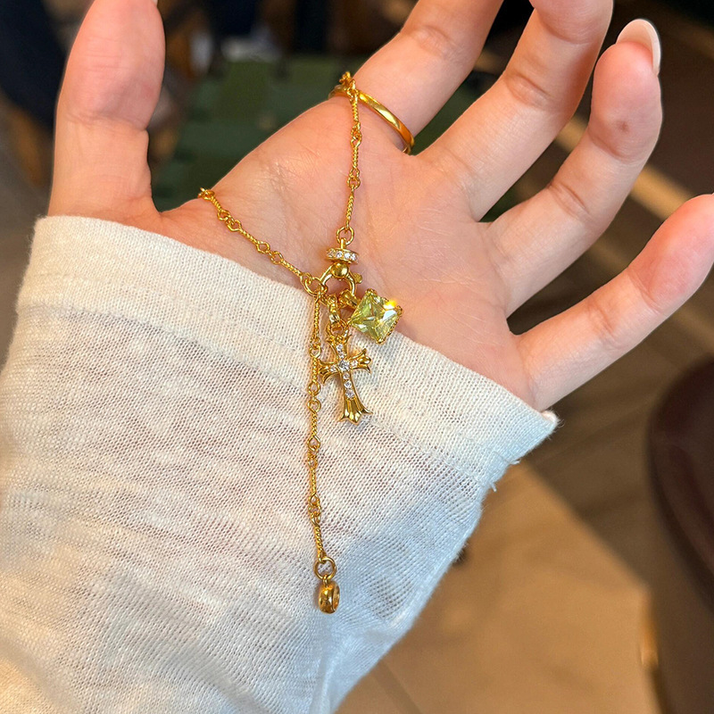 小红书爆款中古十字架项链小众设计轻奢高级感锁骨链颈链一件代发|undefined