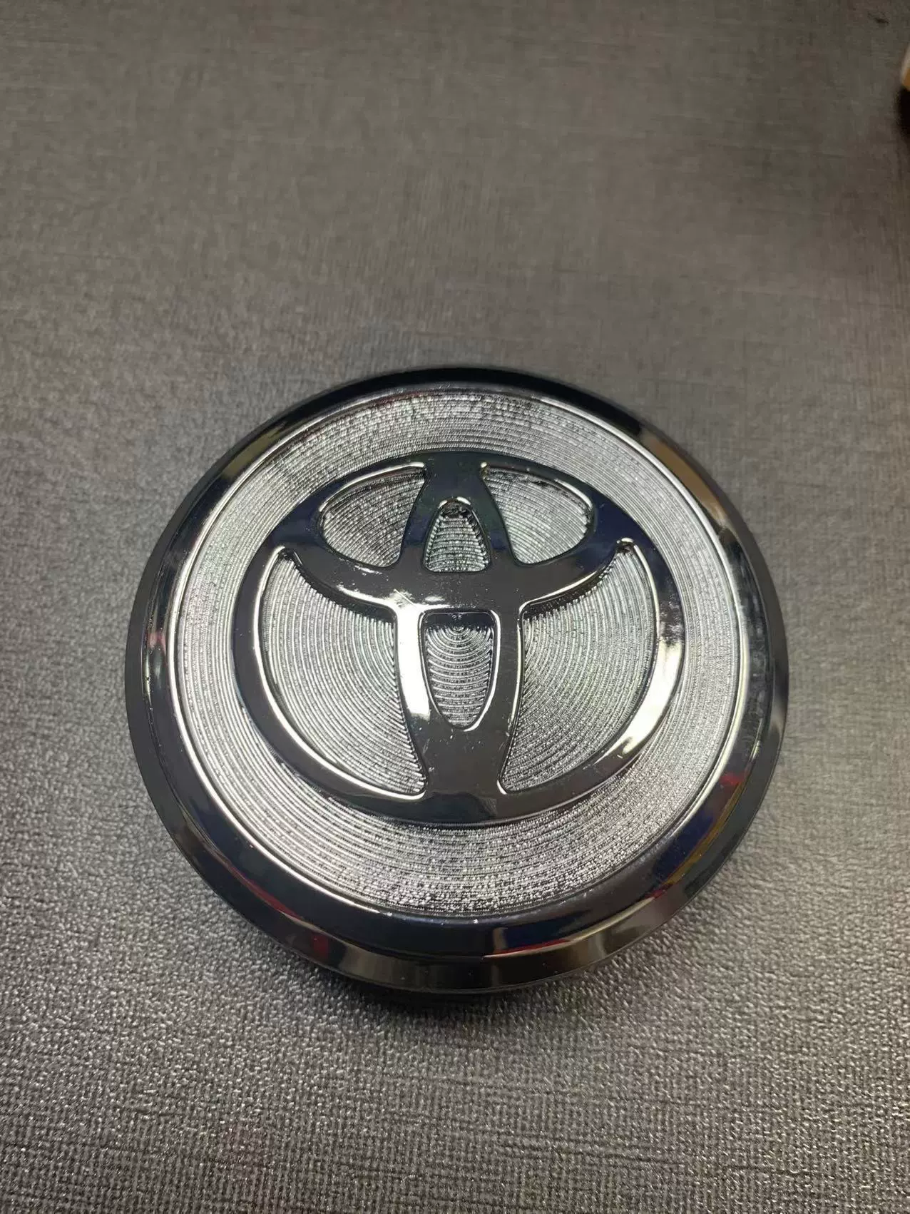 Подходящий для Toyota 62 мм Karolla Highlander's новый RAV4 электрохимическое покрытие центральной крышки колеса оптовая
