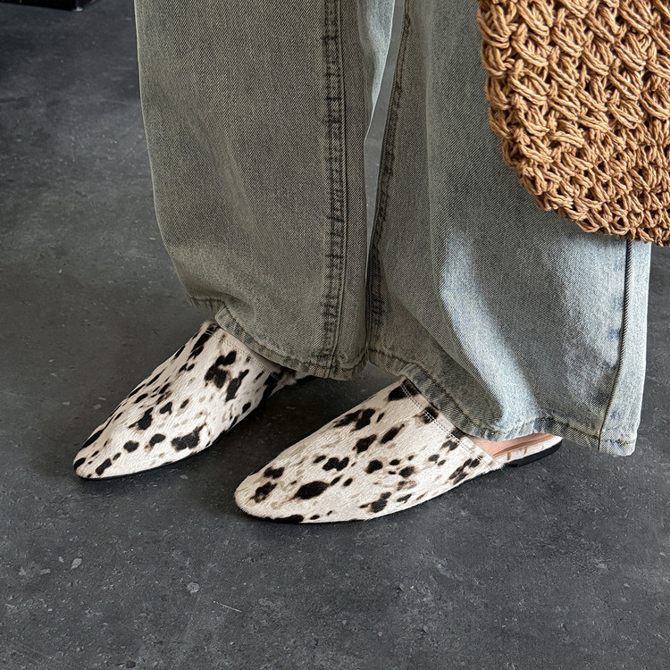 French-Style Leopard Print Mules with Horsehair, Flat and Comfortable Closed-Toe Slip-Ons, Versatile Slip-On Shoes, Simple Style Slippers French-Style Leopard Print Mules with Horsehair, Flat and Comfortable Closed-Toe Slip-Ons, Versatile Slip-On Shoes, Simple Style Slippers