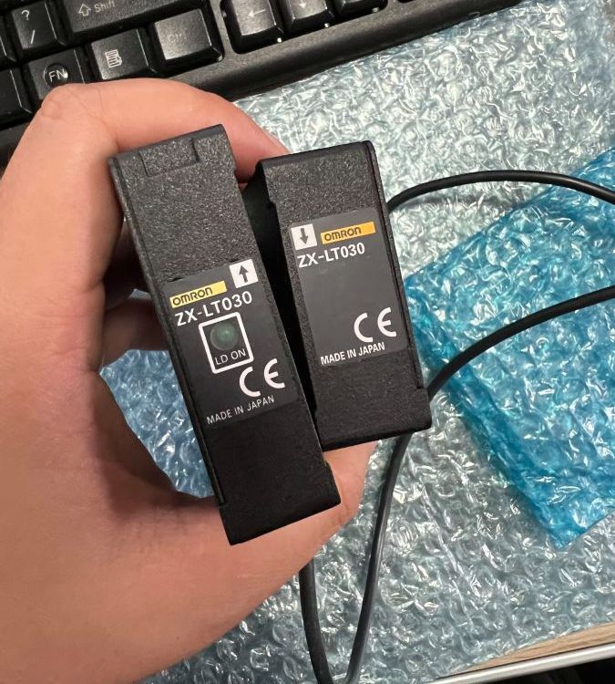 ZX-LT030 05M智能传感器欧姆龙OMRON全新原装 现货