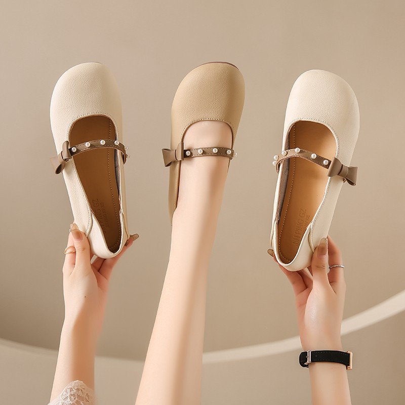 Zapatos de cuero franceses poco profundos para mujeres 2026 nuevos zapatos de perlas casuales de primavera redondas con falda
