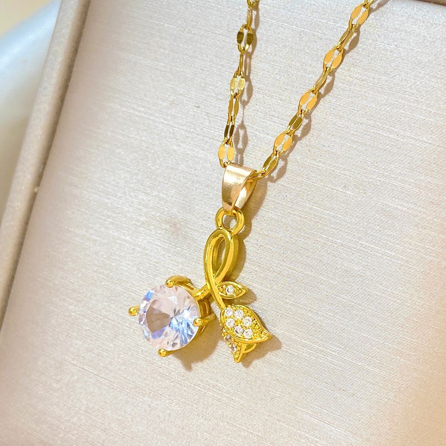 Women's Gender Copper IG Style Flower Pendant Necklace