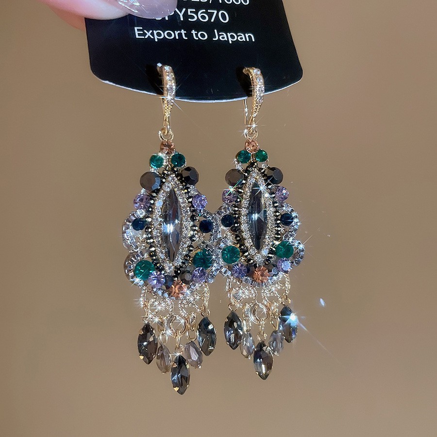 Aguja de plata con diamantes de cristal pendientes de bordilla estilo nacional pendientes de temperamento pequeño ligero lujo de alta calidad industria pesada exageración pendientes