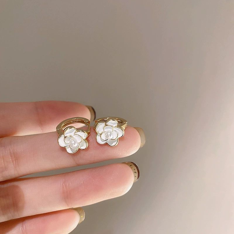 Серьги, серебряная игла 925, жемчужина и циркон floral ретро европейский стиль, лёгкий 0.036 кг