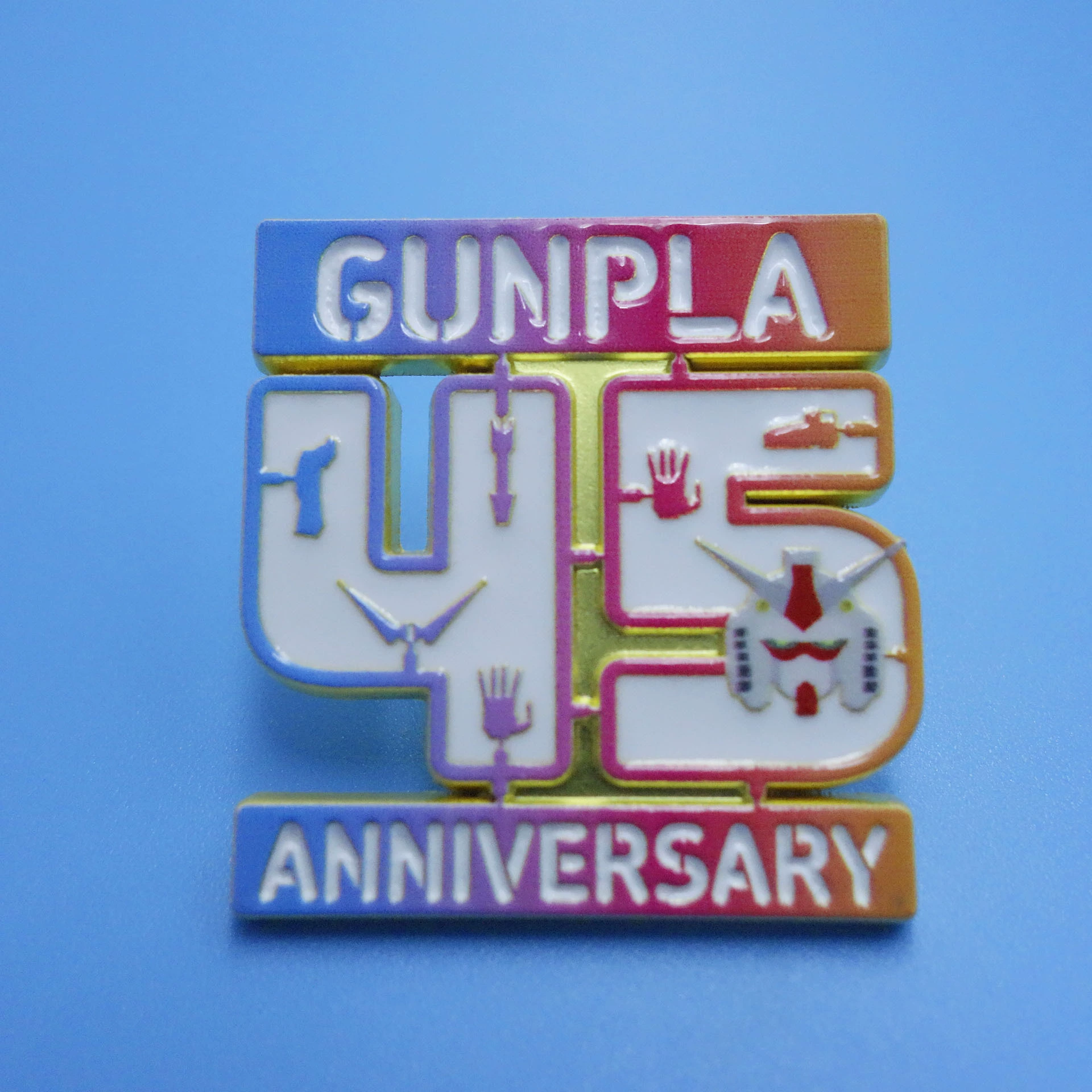 Металлический аниме-значок на заказ из цинкового сплава, сувенир для аниме-игр, фильмов и телевидения