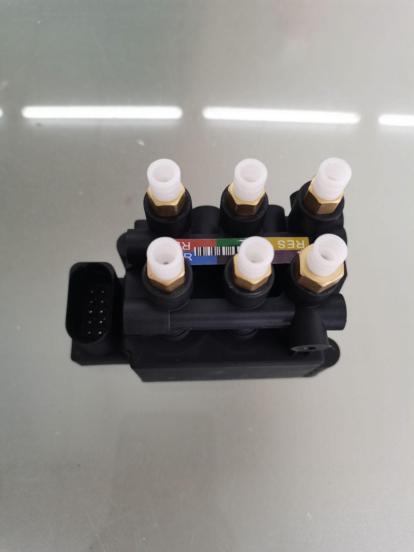 4725530110 distribution valve is suitable for BMW G11G12 shock absorber valve 37206884682, sourced from the original manufacturer