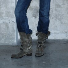 �T�Ƥ�����Tʿѥ2026�ļ��¿�Ů�ĻҾG������Ͳ�C܇ѥ�@�ݶѶ�ѥ