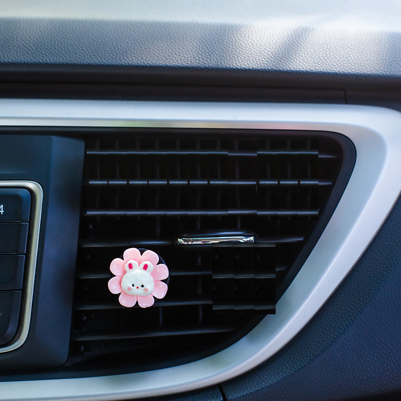 Perfume de coche, aromaterapia, lindo conejito, colgante de salida de aire acondicionado de coche, decoración de coche femenina de celebridades netas
