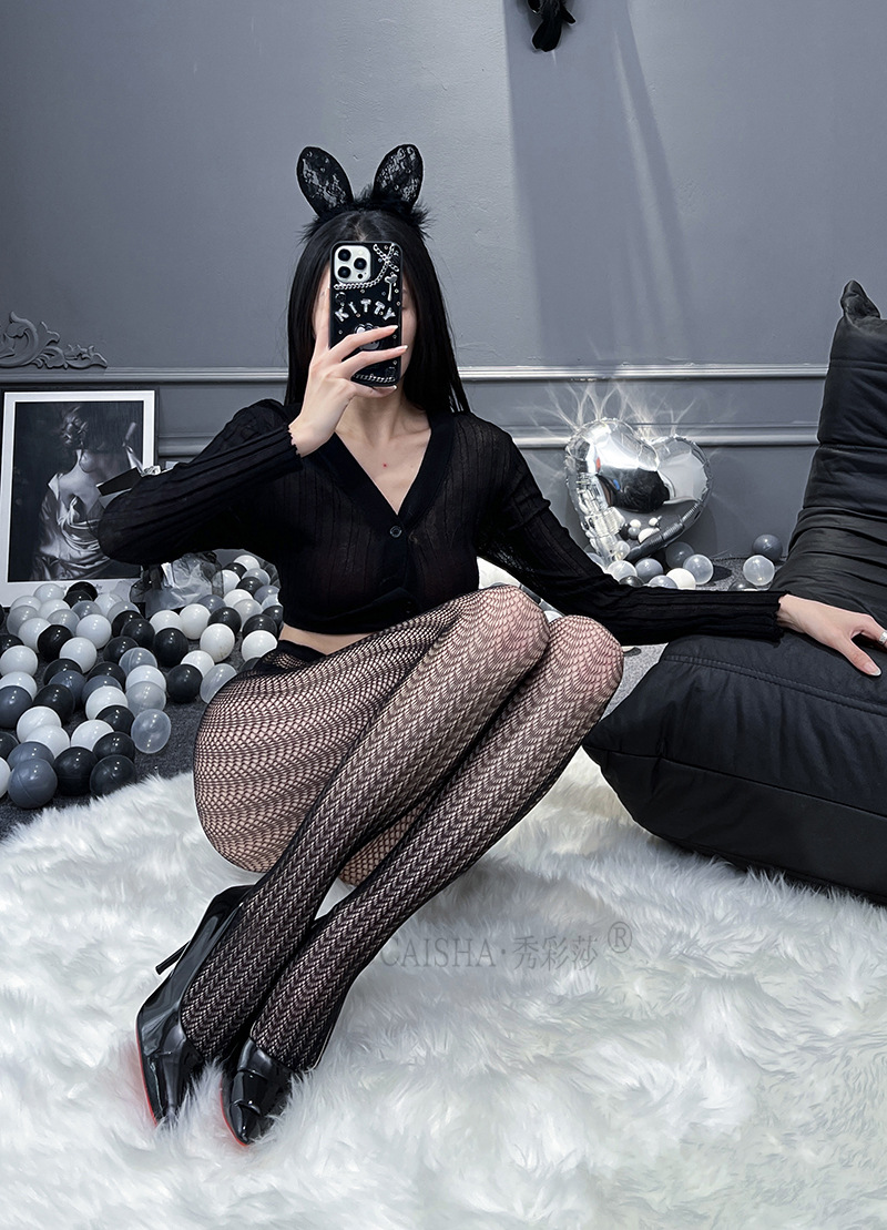 Large Size Jacquard Fishnet Stockings, Tear-Resistant Cut-Out Design, Black One Size — detail image 5