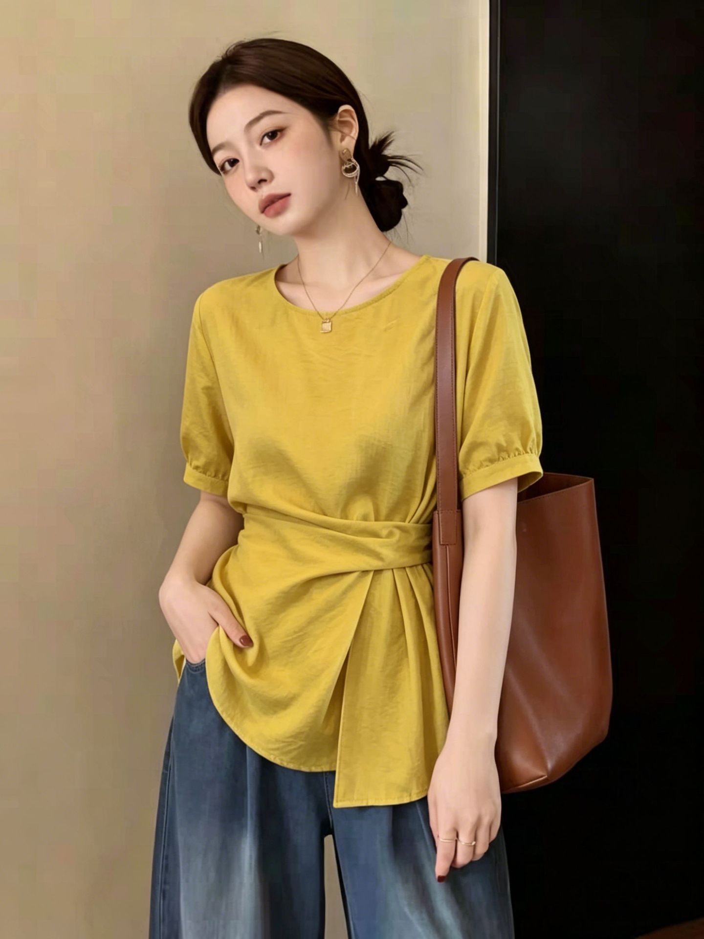 Áo thun nữ tay ngắn cổ tròn phom suông, thiết kế vai thẳng eo xếp li — xanh lam chi tiết 2