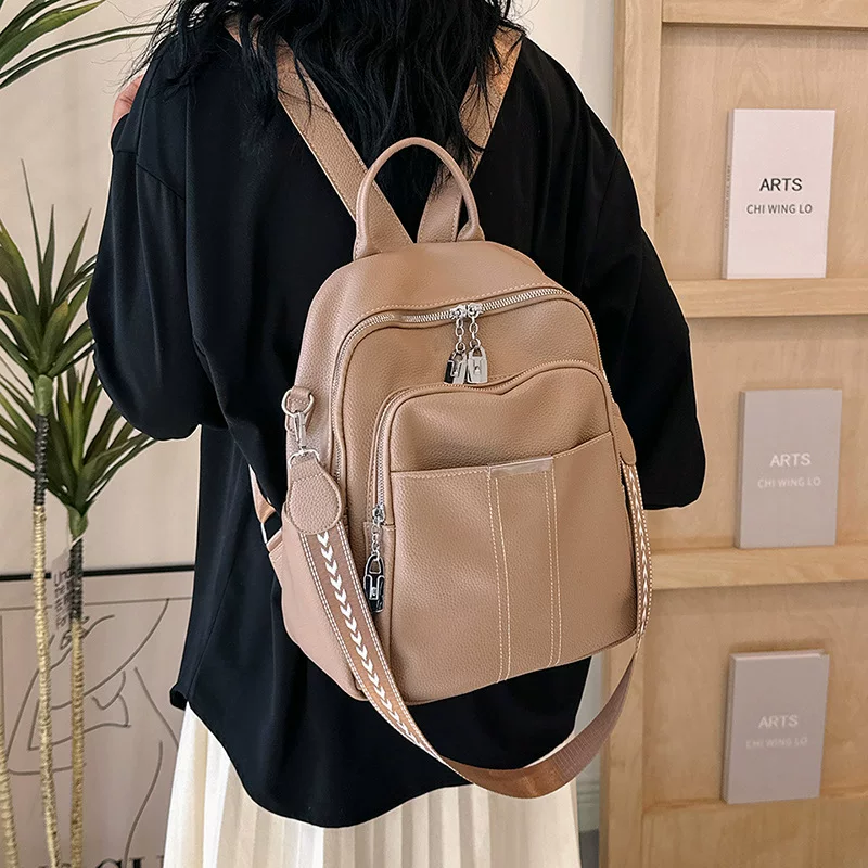Capacious backpack for leisure, universal travel bag, western style
