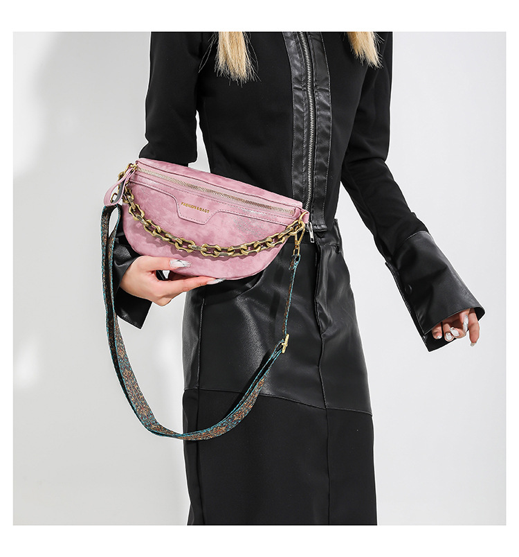 Mala tiracolo elegante para mulher com alça larga e corrente_voghion.com