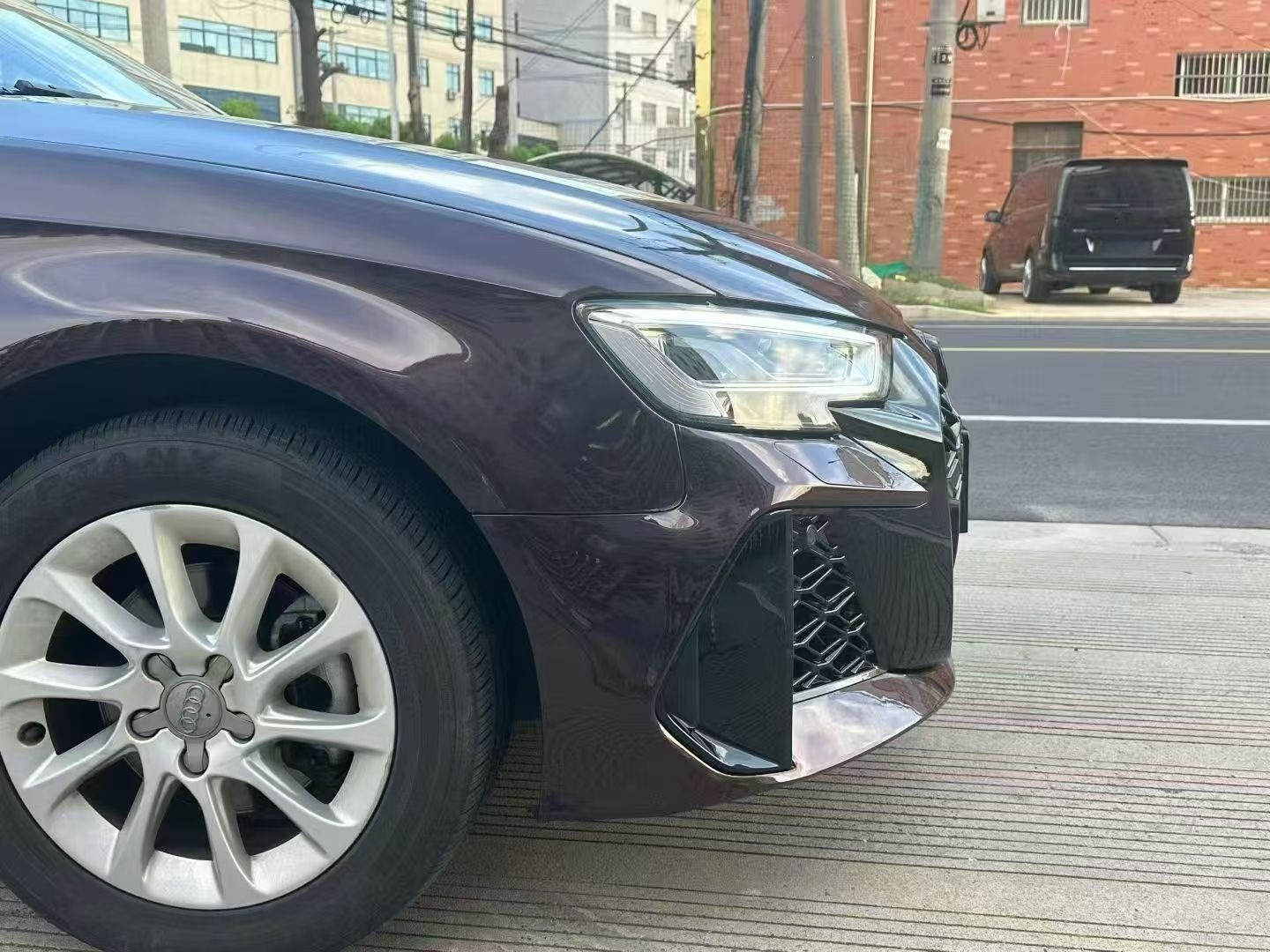 Suitable for Audi A3 models from 2017-2020, this is a front bumper and grille upgrade kit for converting the old model to the new RS3 style