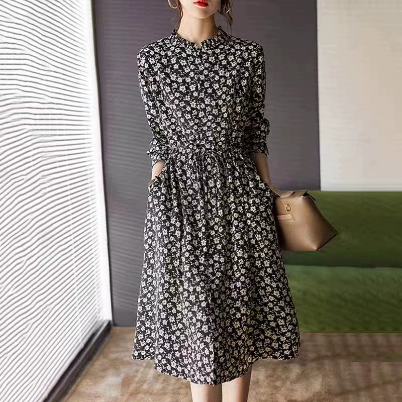 2025 г. Модное возрастное платье на шнуровке с цветочным принтом и принтом, весна-осень