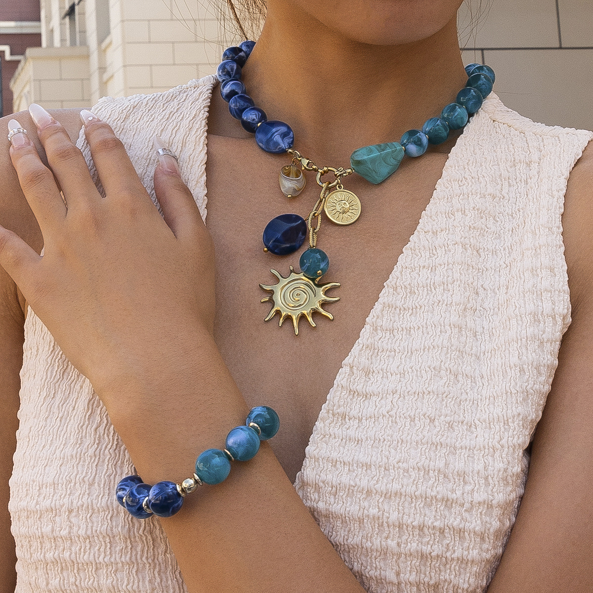 Collar de acero inoxidable de alta calidad acrílico azul para mujeres no se desvanece
