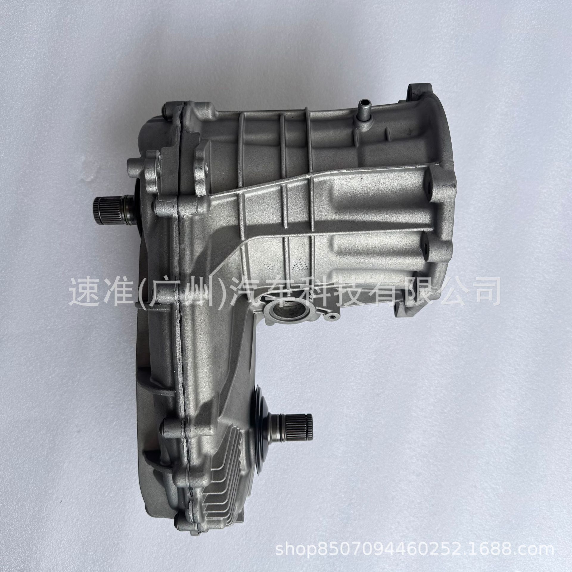 Suitable for Porsche Cayenne 4.8L front and rear transfer case assembly, differential transfer case 95834101001