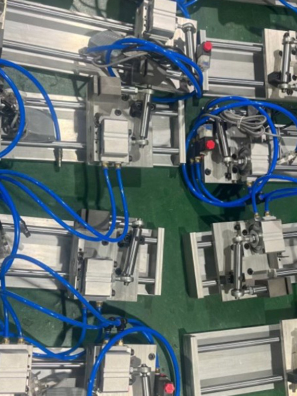 礼品盒冲孔机双工位指甲扣月牙机抽屉盒打孔机器清孔机酒盒垒德株