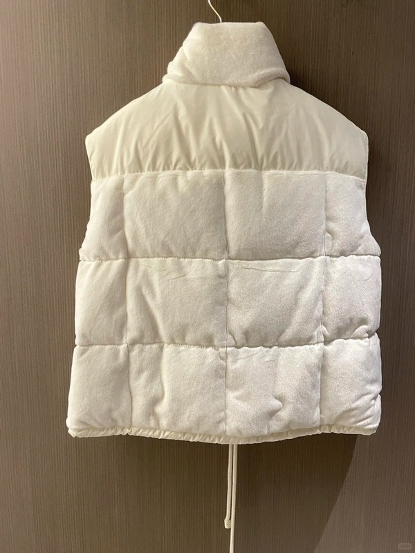 高版本蒙家25秋冬新款徽章毛绒绒羽绒立领马甲女士保暖羽绒服背心|undefined