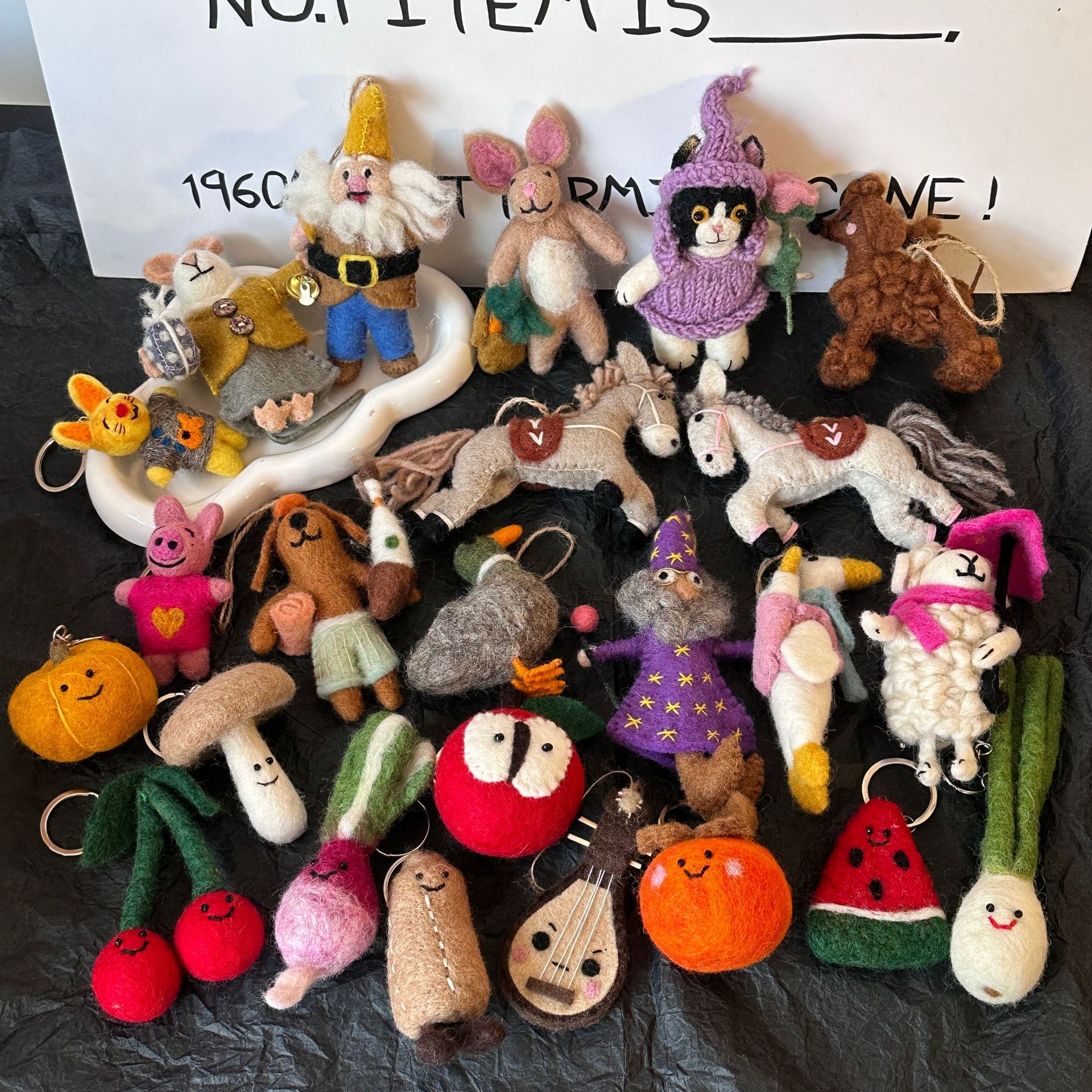 韩式成品尼泊尔羊毛毡挂件miu系包挂挂饰装饰钥匙扣配件饰品配饰