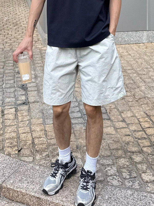 Gray American-Style Quick-Dry Shorts for Men, Summer Lightweight Breathable Ice Silk Sports Pants, Casual Loose-Fitting Four or Five-Point Shorts Gray American-Style Quick-Dry Shorts for Men, Summer Lightweight Breathable Ice Silk Sports Pants, Casual Loose-Fitting Four or Five-Point Shorts