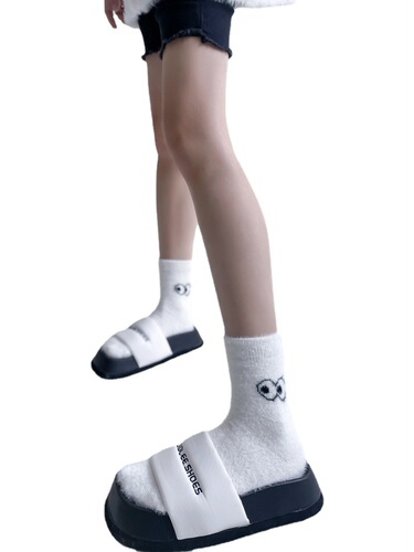 Autumn and winter plush socks for men and women, cute big-eyed mink velvet thickened solid color warm socks, mid-calf floor socks