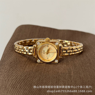 IEKE�����_�PС���K朗l�ֱ�Ů��ϵ�й��L�r������С���һ�����l