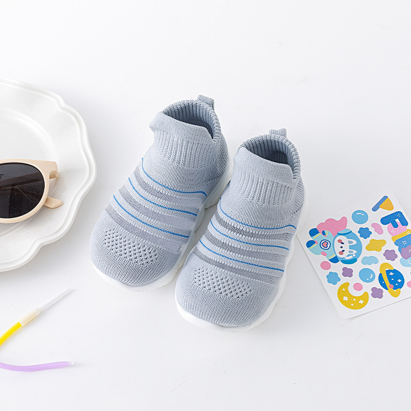 Zapatos de bebé y niño pequeños, nuevos modelos 2022, de malla para primavera y verano, de color sólido, con suela suave, transpirables, para caminar.