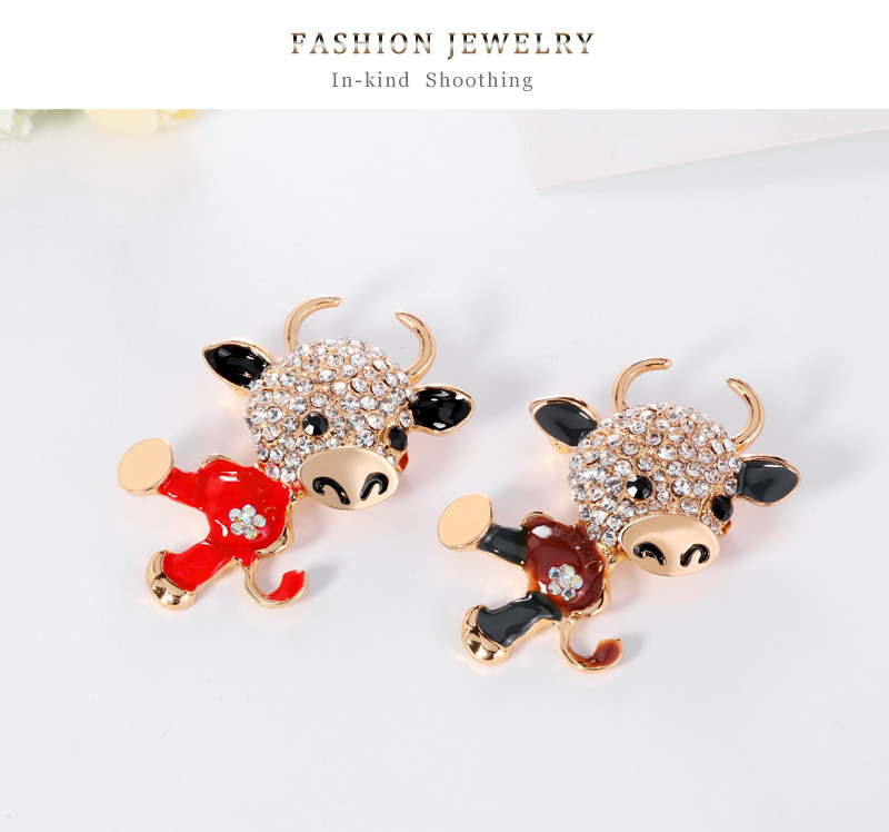 Fashion Zodiac Bull Alloy Oil Rhinestone Brooch display picture 2