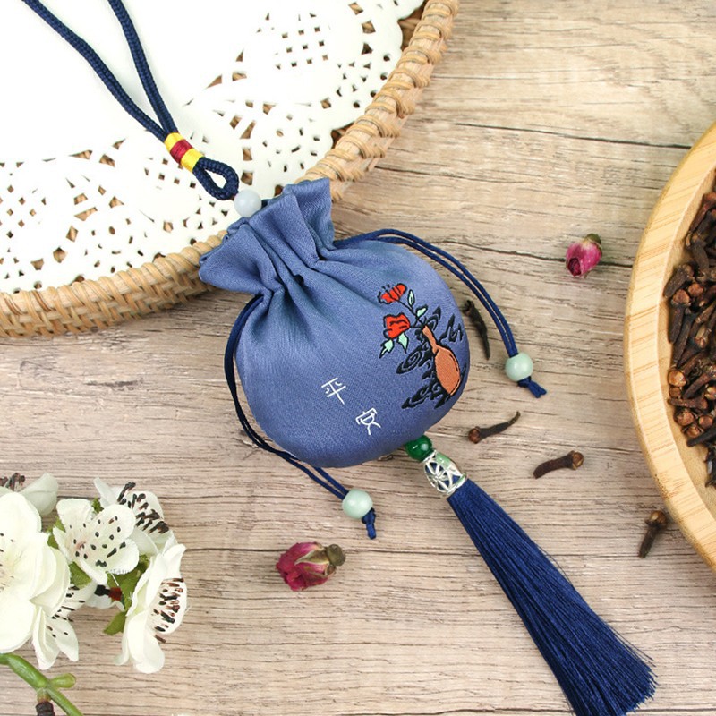 Dragon Boat Festival Repelente de mosquitos Bolsita de brocado Bolsa vacía Protector de bolsita Colgante de coche de estilo antiguo portátil Regalo del festival del barco del dragón