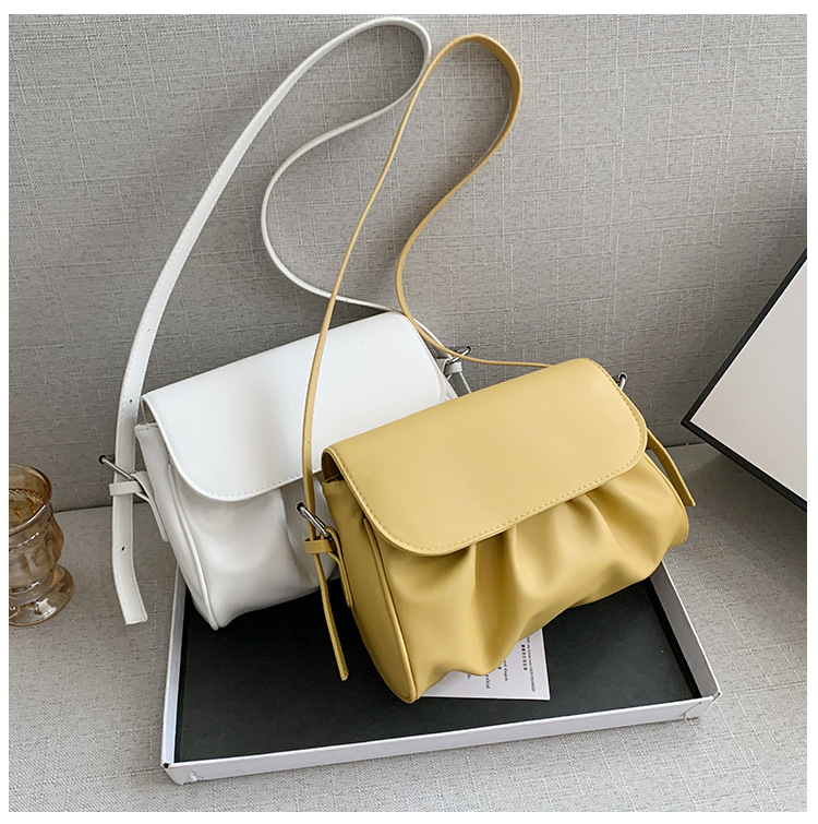 Wholesale Simple Solid Color Fold Shoulder Square Bag Nihaojewelry display picture 3