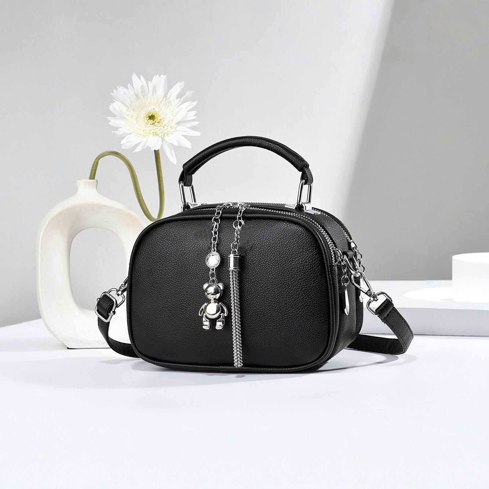 2026 New Fashion Bear Crossbody Bag for Women, Mini Handbag, Light Luxury Coin Purse, Versatile Shoulder Bag