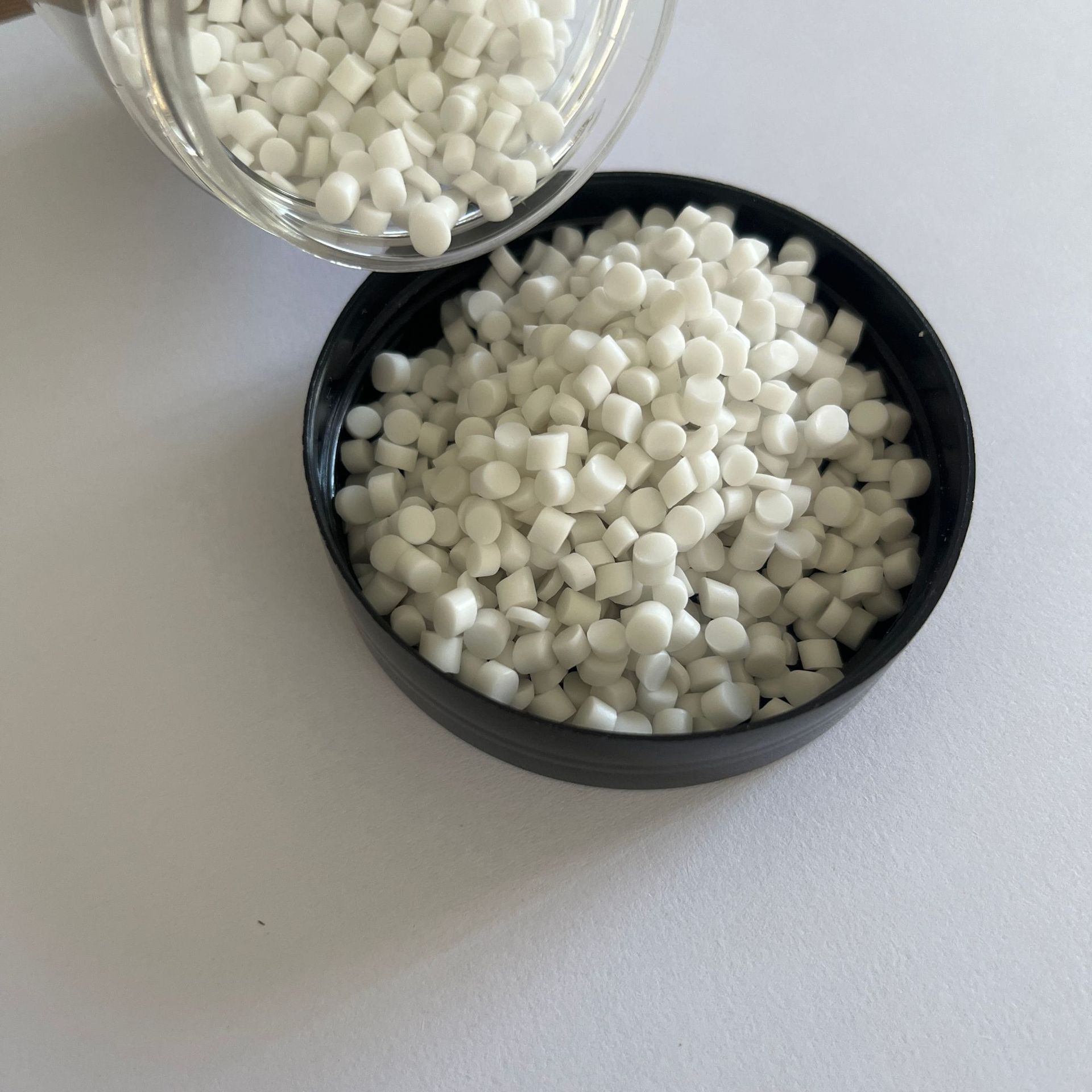 66度本白TPE原料注塑级软胶TPE高弹高韧性密封圈运动器材塑胶