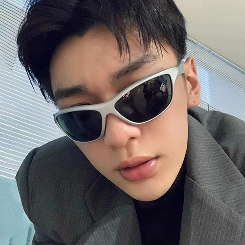 New hot girl style sports sunglasses Europe and the United States Futuristic and handsome sunglasses street sunglasses live broadcast