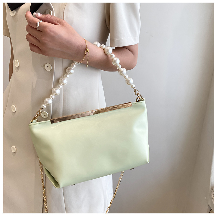 Fashion Pearl Chain Solid Color Messenger Bag display picture 5