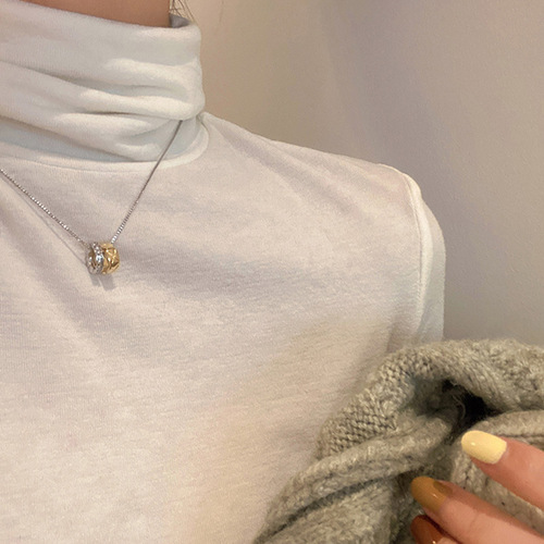 Ins-style color-blocking diamond-studded small hoop necklace for women, spring-long versatile sweater chain, simple and elegant clavicle chain